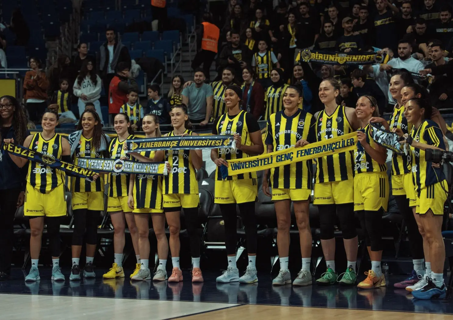 Le duo Gabby Williams-Iliana Rupert mène Fenerbahçe vers une victoire de quasiment 50 points