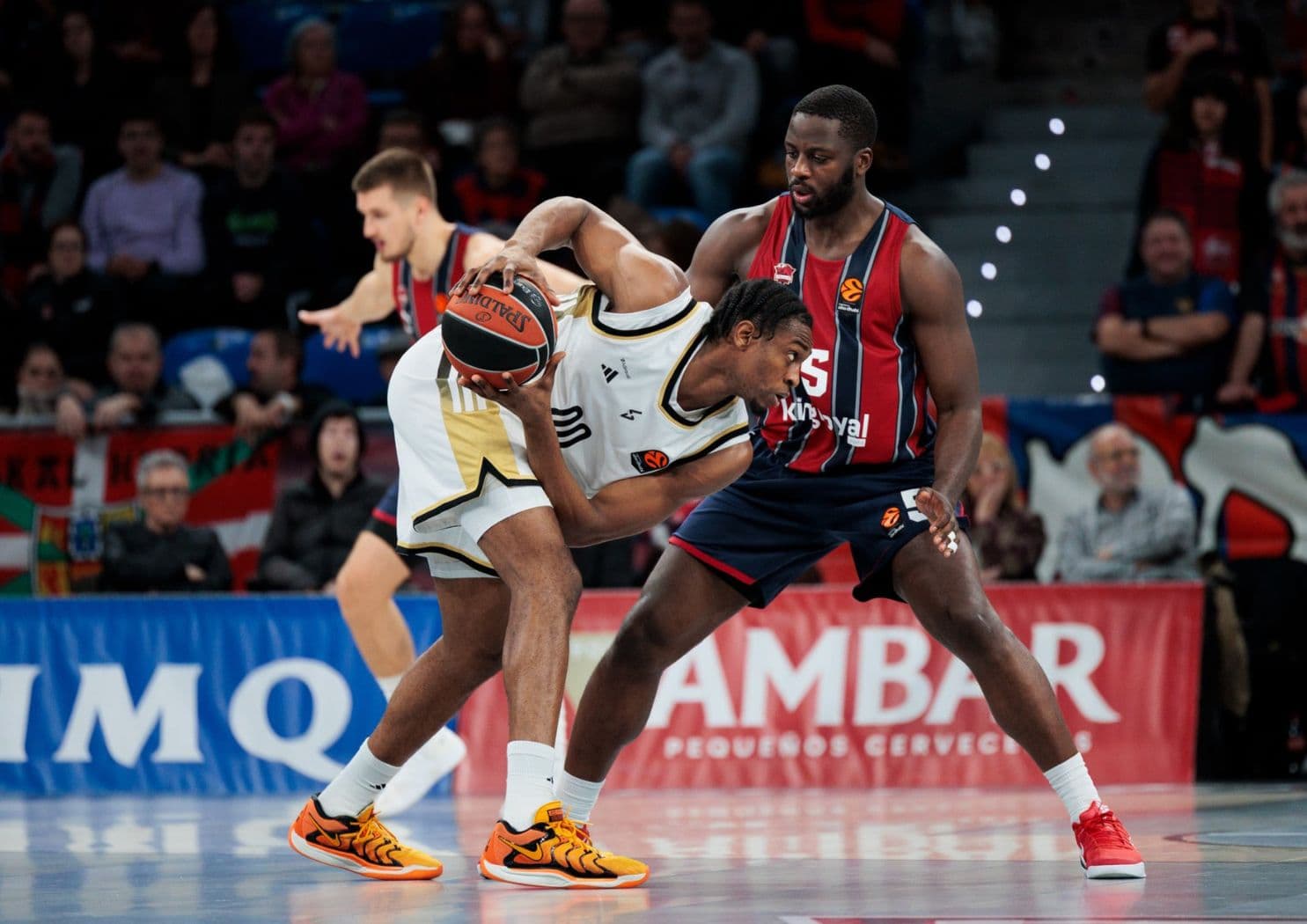 17e défaite de suite de l’ASVEL à l’extérieur, qui rate son money-time à Baskonia