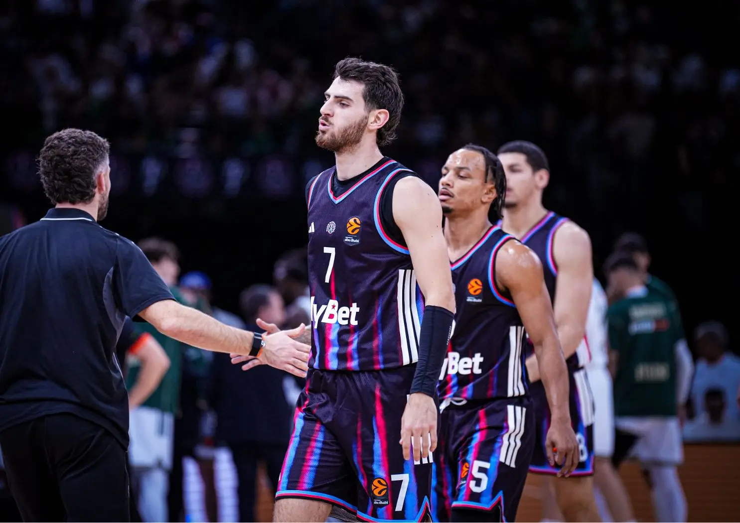 Fin de série pour Paris, battu à l’Adidas Arena par l’Olympiakos