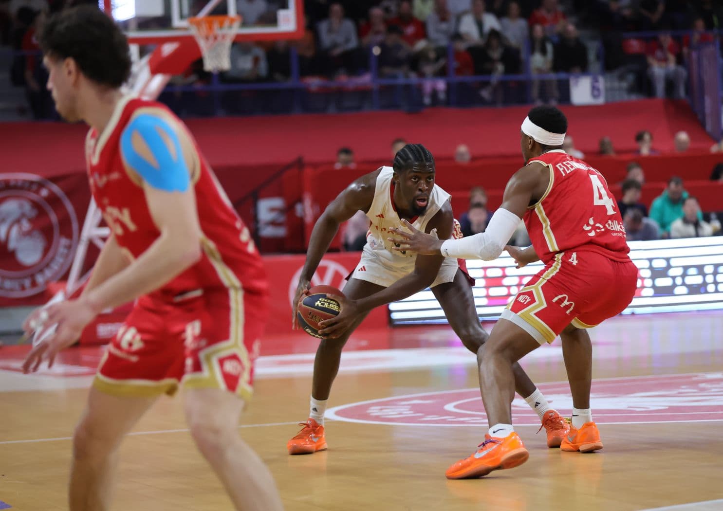 Strasbourg met un stop à la série de Nancy et consolide sa 4e place