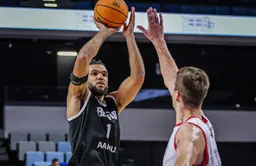 Djahi Binet, des débuts remarqués au Danemark.