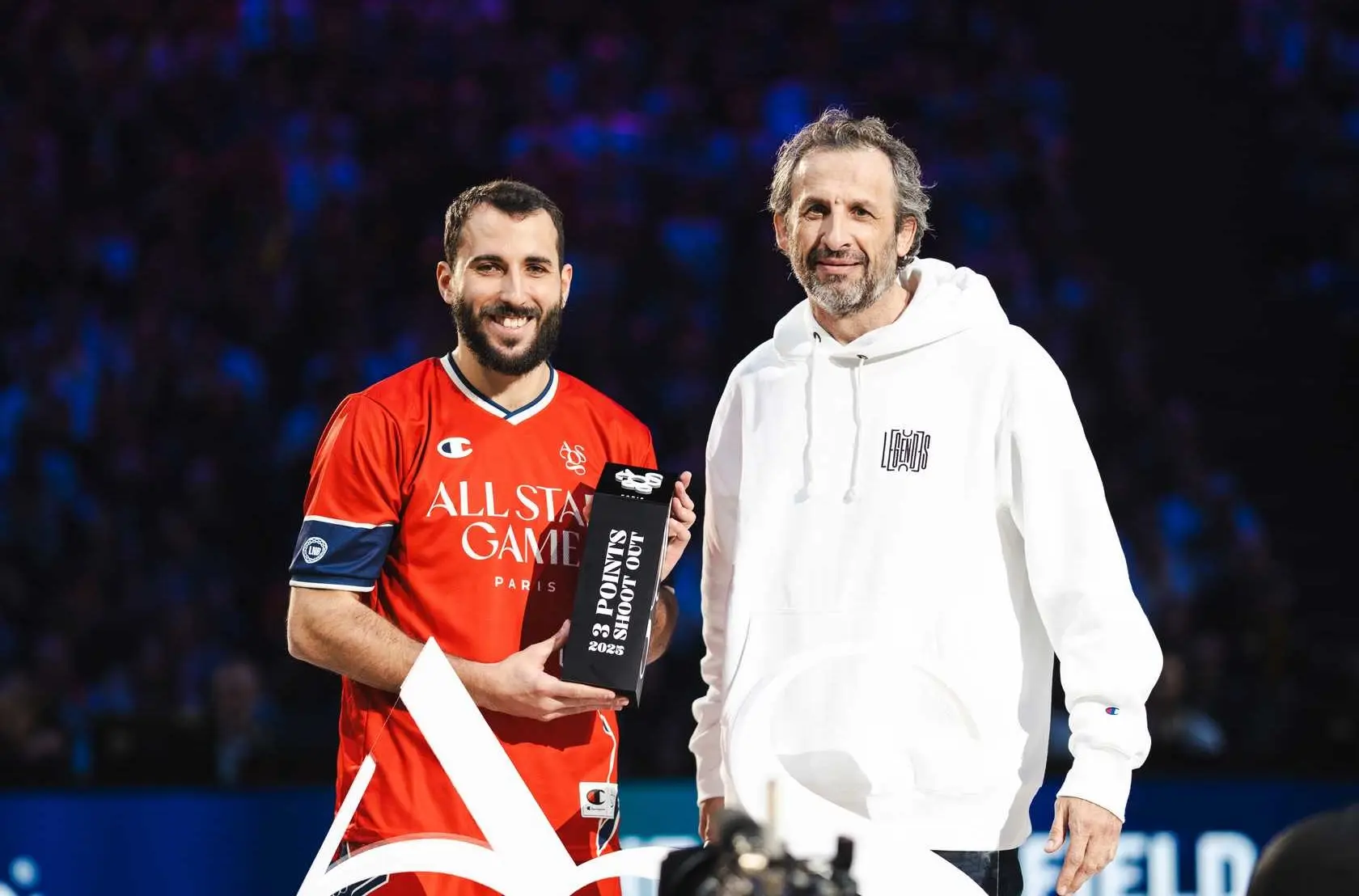 Antony Labanca vainqueur du concours à 3-points du All-Star Game devant Sebastian Herrera