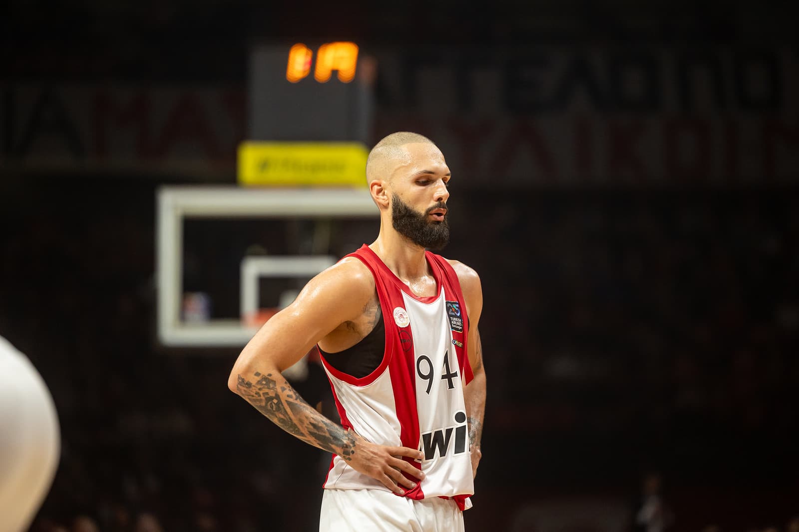 Evan Fournier incertain pour le choc Olympiakos – Fenerbahçe en EuroLeague