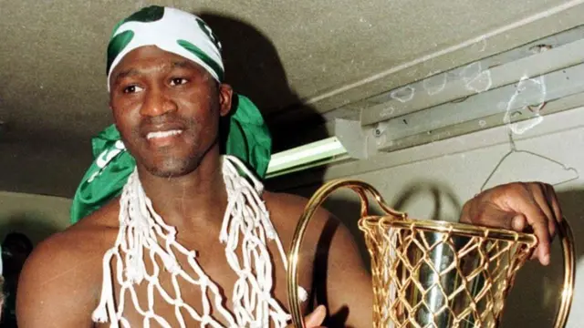 Il y a 30 ans à Paris, Dominique Wilkins et le Pana créaient la polémique en finale de l’EuroLeague