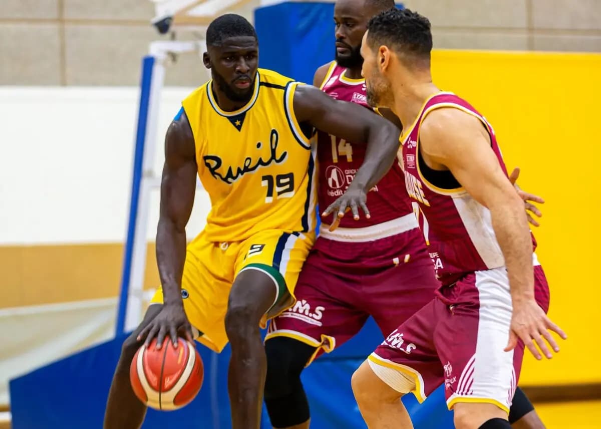 Angers engage Maodo Nguirane