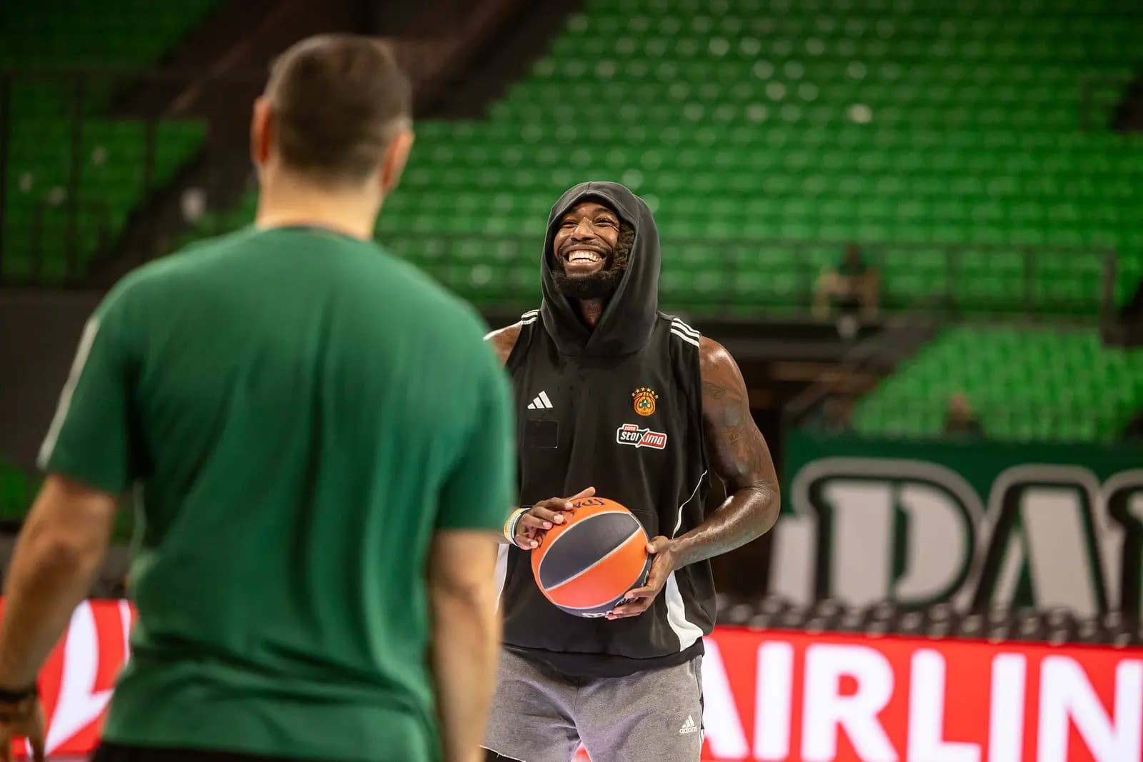 Mathias Lessort réagit à l’arrivée de Frank Ntilikina à l’Olympiakos et lance les hostilités avec le rival
