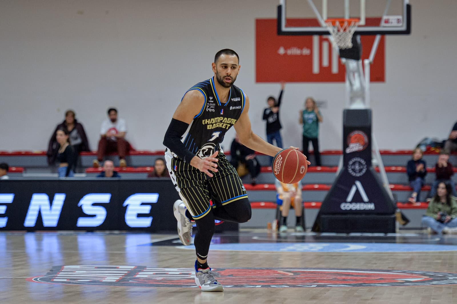 Mathis Keïta arrive au HTV, Nikola Knezevic reste