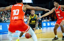 L'ex Manceau Matt Morgan a terminé meilleur marqueur de l'Aris Salonique contre l'AEK Athènes.