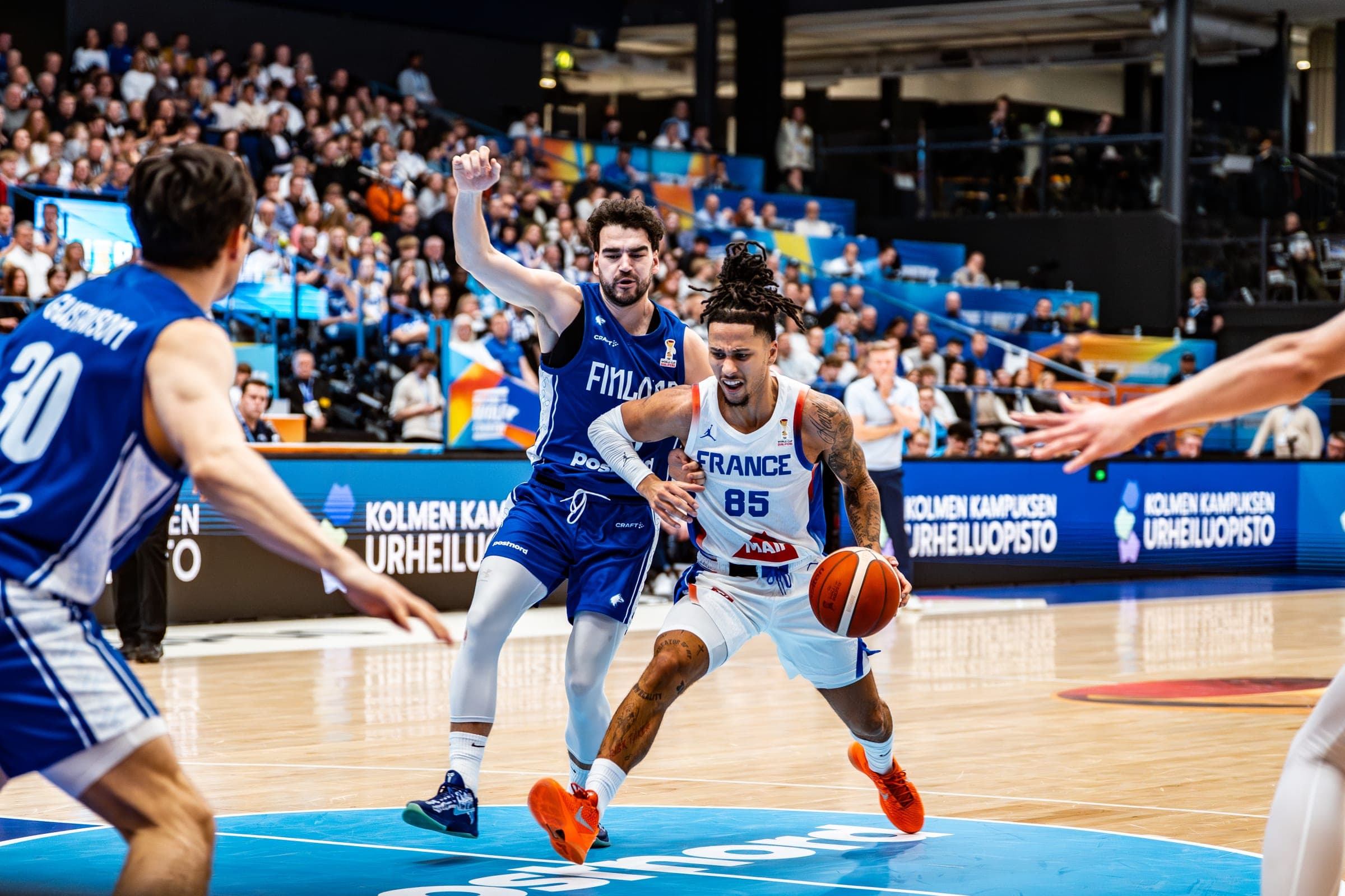 Devant plus de 30 minutes, l’équipe de France a perdu pied ; cinquième défaite de suite en Finlande pour les Bleus