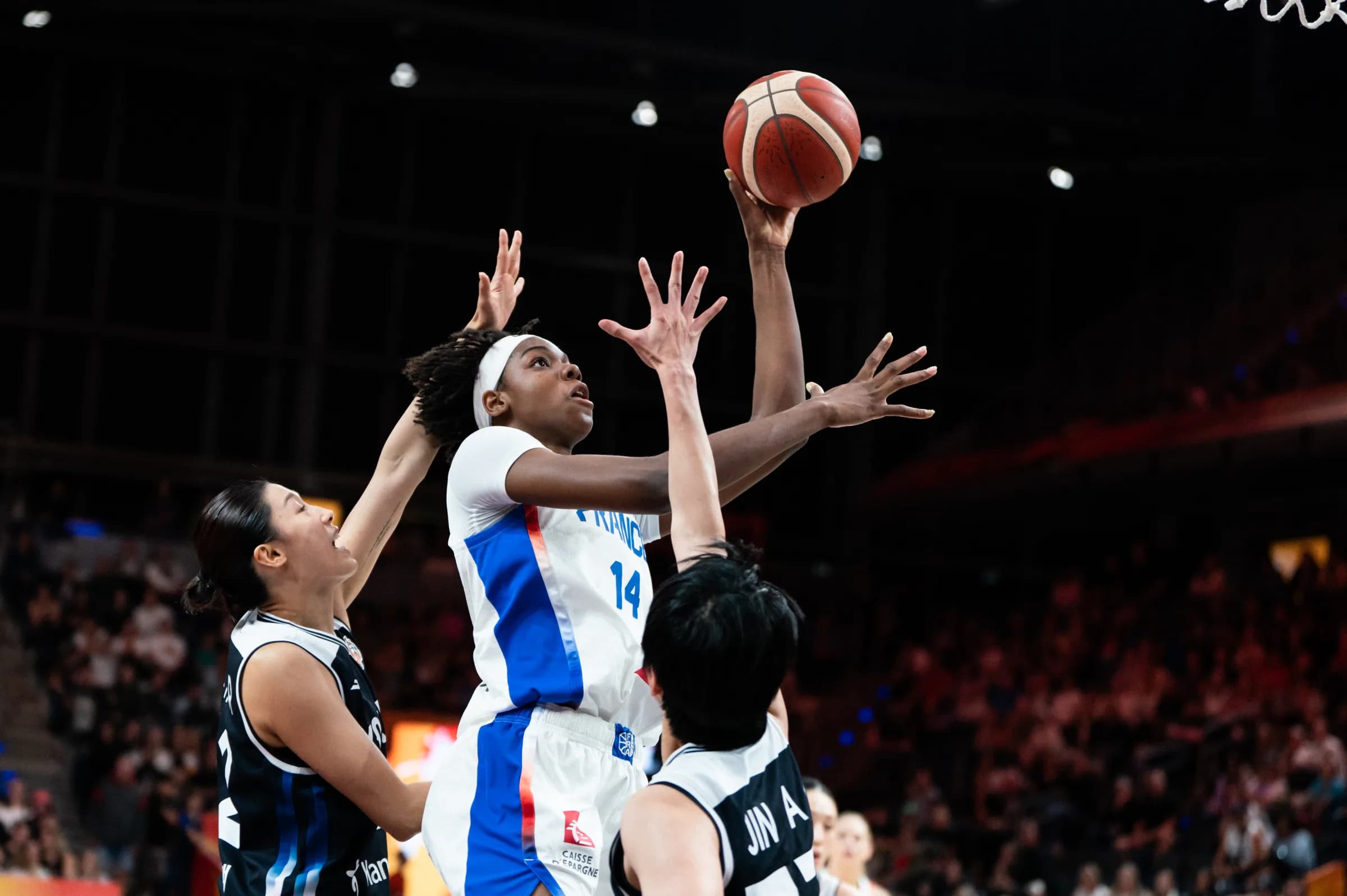 Dominique Malonga, l’arme absolue… quand les ballons arrivent : « Ça fait plaisir de pouvoir être servie de cette manière ! »