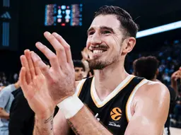 Nando De Colo est le deuxième joueur de l'histoire de l'EuroLeague à franchir la barre des 5000 points dans la compétition