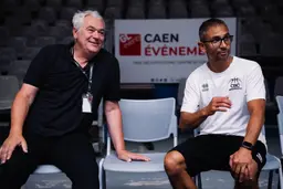 Philippe Hervé avec Romain L'Hermitte, directeur du centre de formation du Caen Basket Calvados