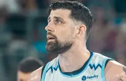 Le 6/9 à 3-points d'Adrien Moerman n'a pas suffi à Fribourg pour l'emporter à Genève.