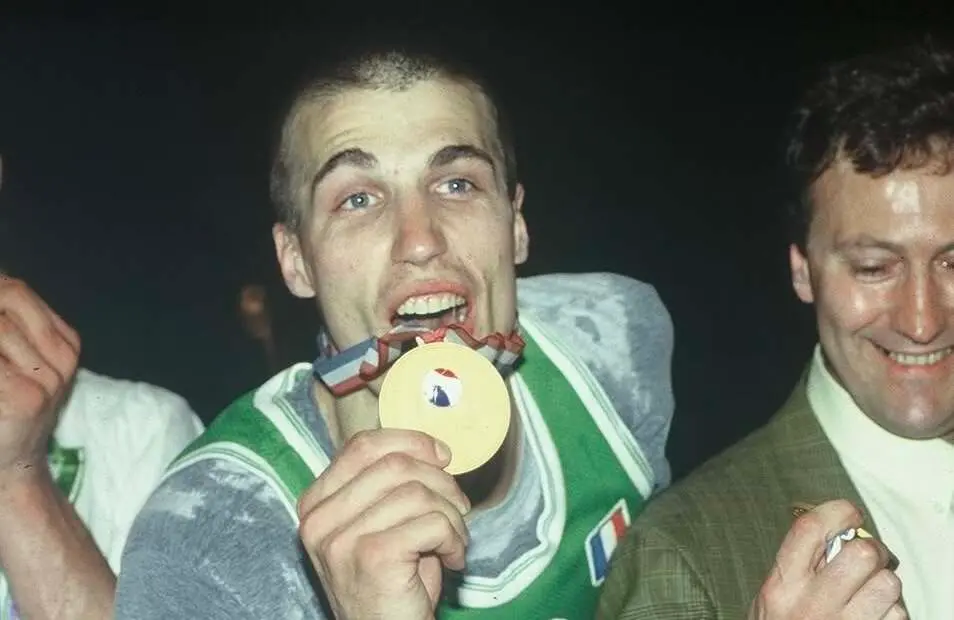 Limoges va retirer le maillot de Stéphane Ostrowski