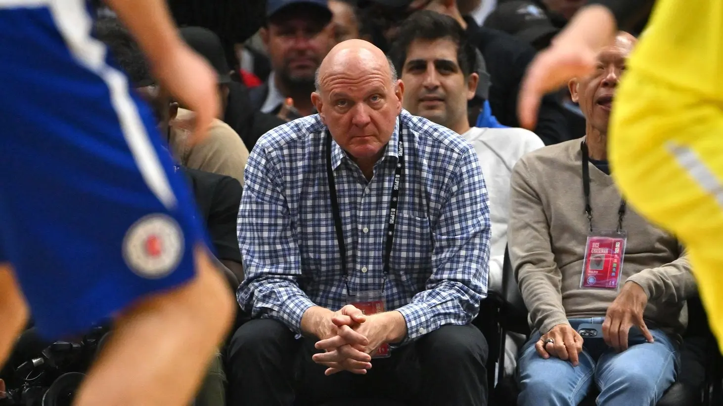 Sévèrement punis par la NBA, Steve Ballmer et les Clippers promettent de se « battre »