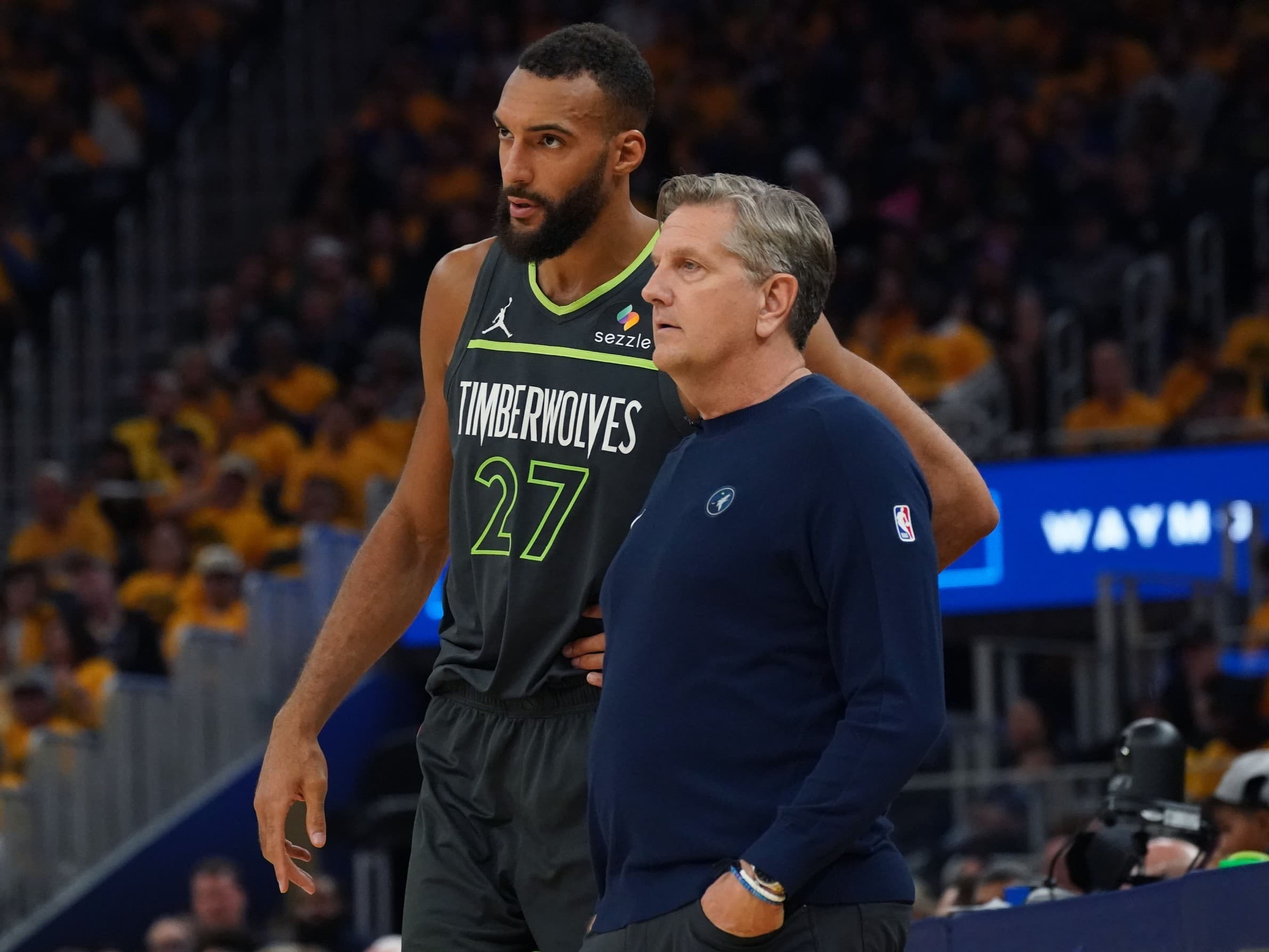 « C’est une blague ! » : Chris Finch défend Rudy Gobert après son absence en finale du DPOY !