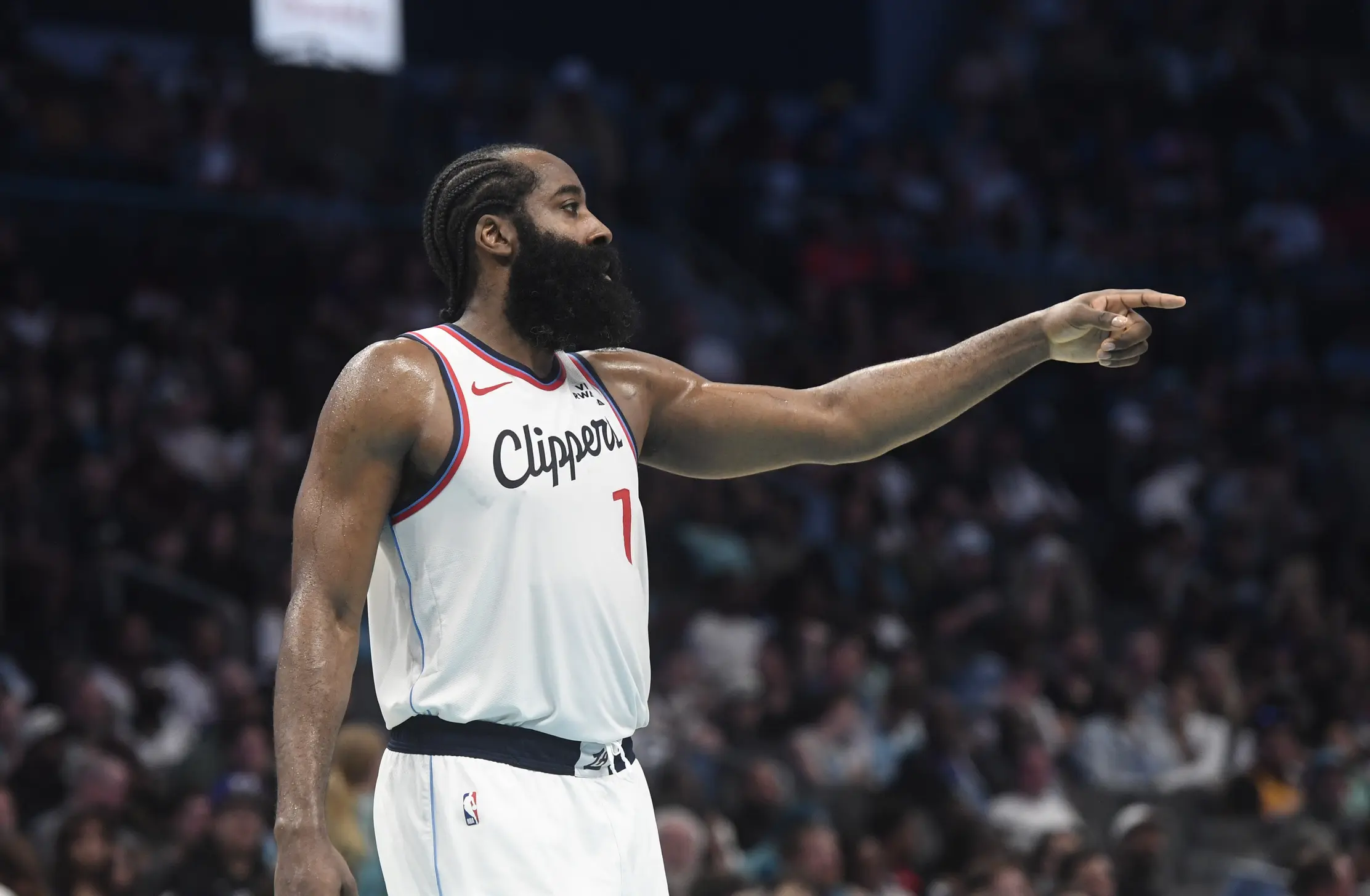 James Harden rend hommage à Chris Paul après l’annonce de sa retraite