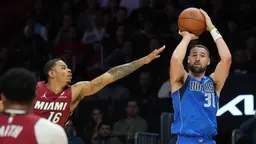 Le Heat prend l'avantage sur les Lakers dans le dossier Klay Thompson