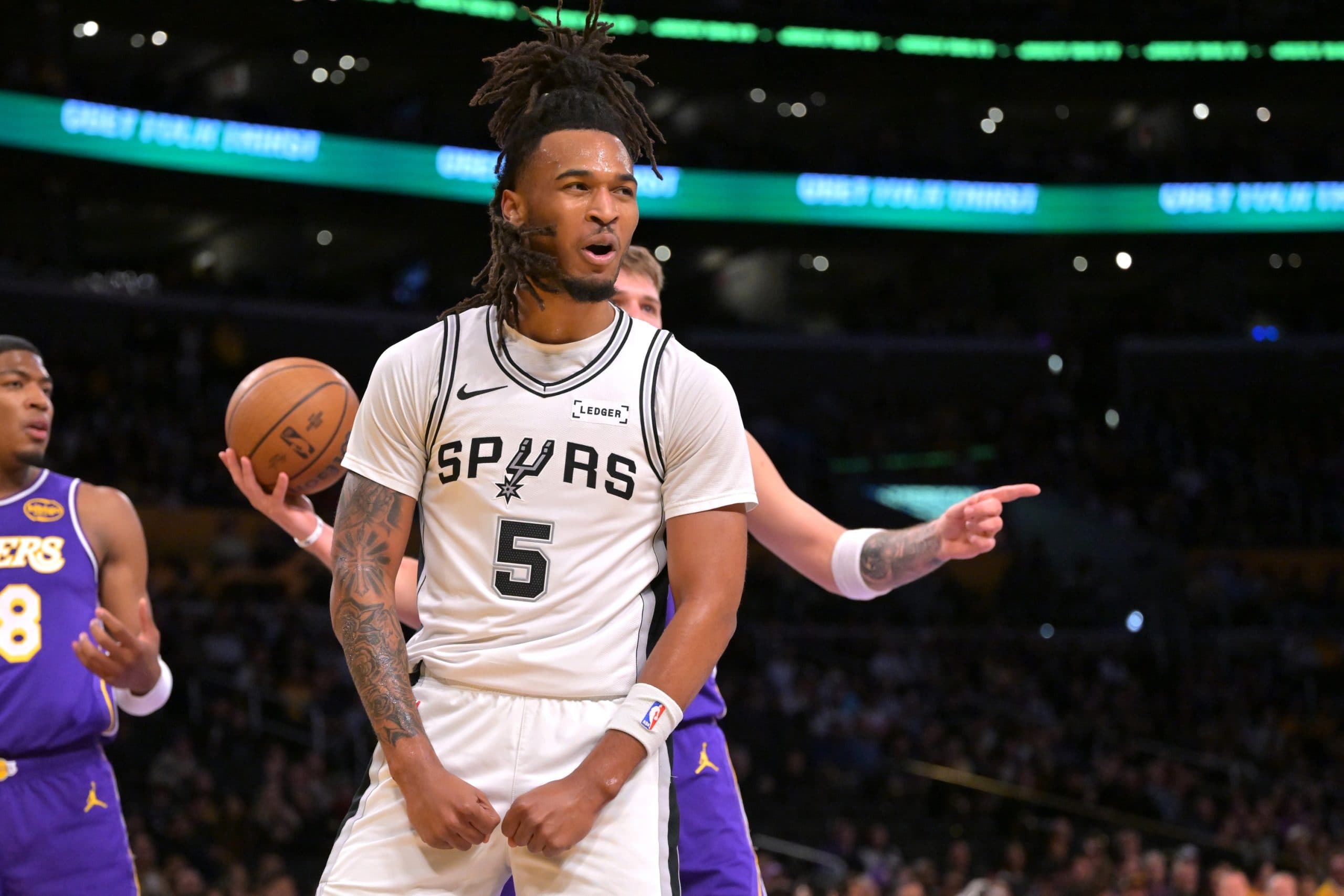 Les Spurs dominent les Lakers et filent en demi-finale de NBA Cup sans Victor Wembanyama