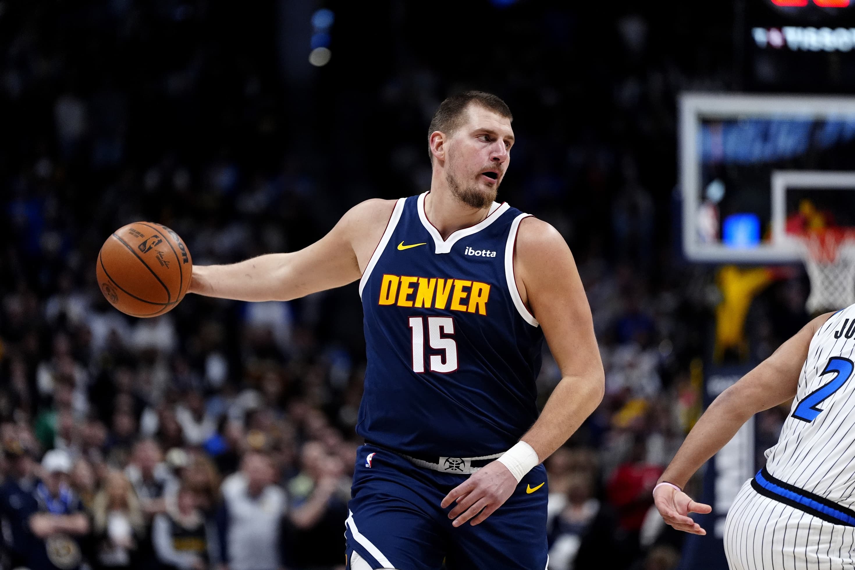 Nikola Jokic bat le record historique de passes décisives pour un pivot NBA