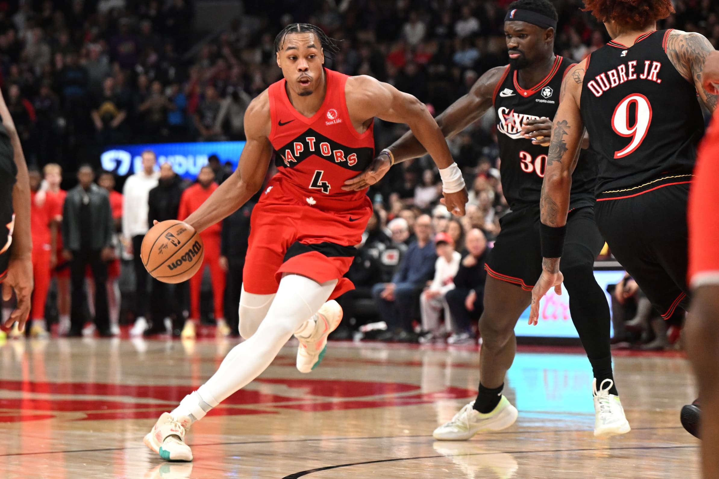 Scottie Barnes offre la victoire aux Raptors face aux 76ers en prolongation