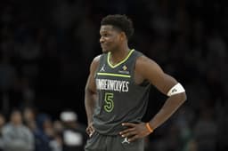 Anthony Edwards face aux Spurs