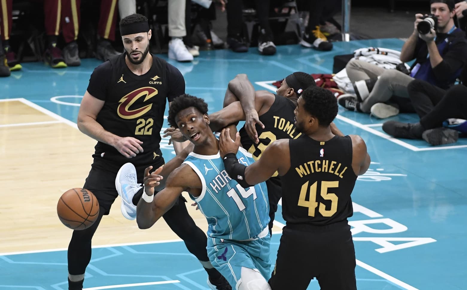 Cleveland s’impose face à Charlotte après un début de match parfait