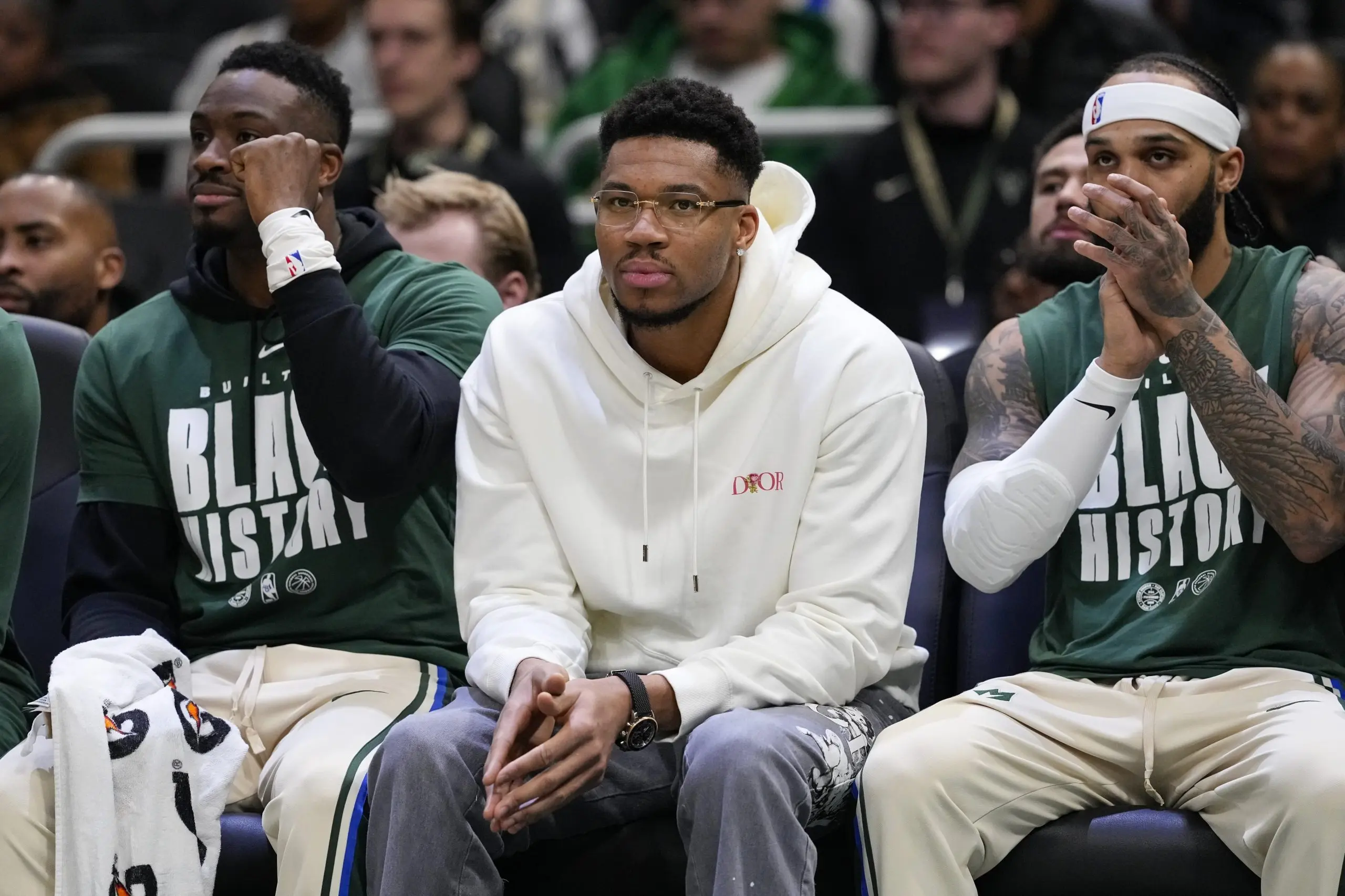 NBA Trade Deadline : Giannis Antetokounmpo reste à Milwaukee