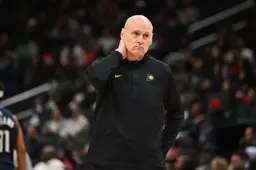 Carlisle affirme que la NBA n'a pas consulté les médecins de l'équipe avant de prendre sa décision.