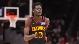 Coup dur pour les Hawks : Mouhamed Gueye absent au moins trois mois