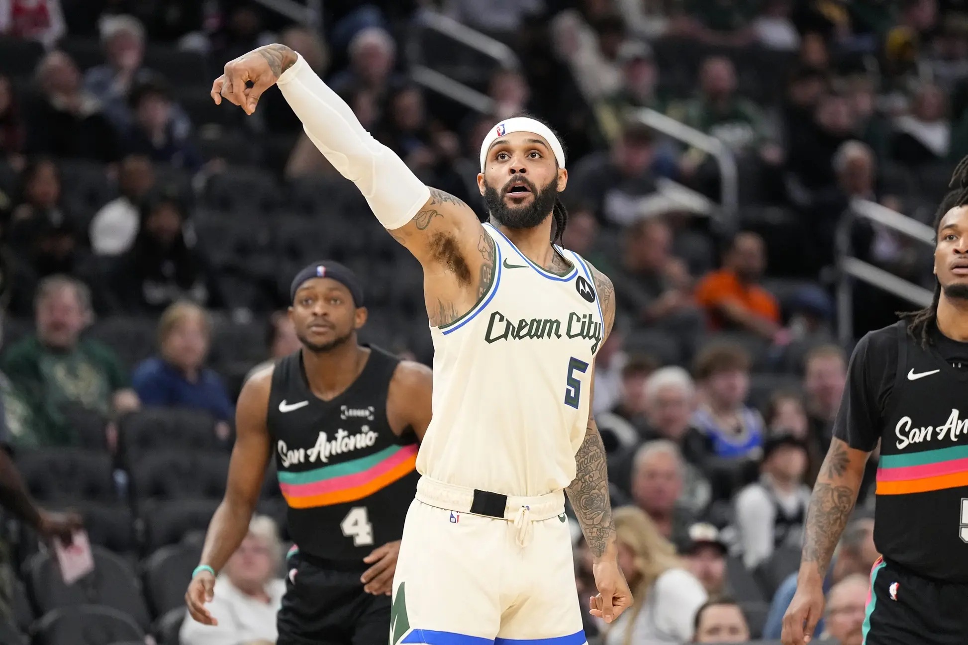 L’après Giannis sera difficile à Milwaukee : les Bucks ont fait signer un contrat en or à un joueur en déclin