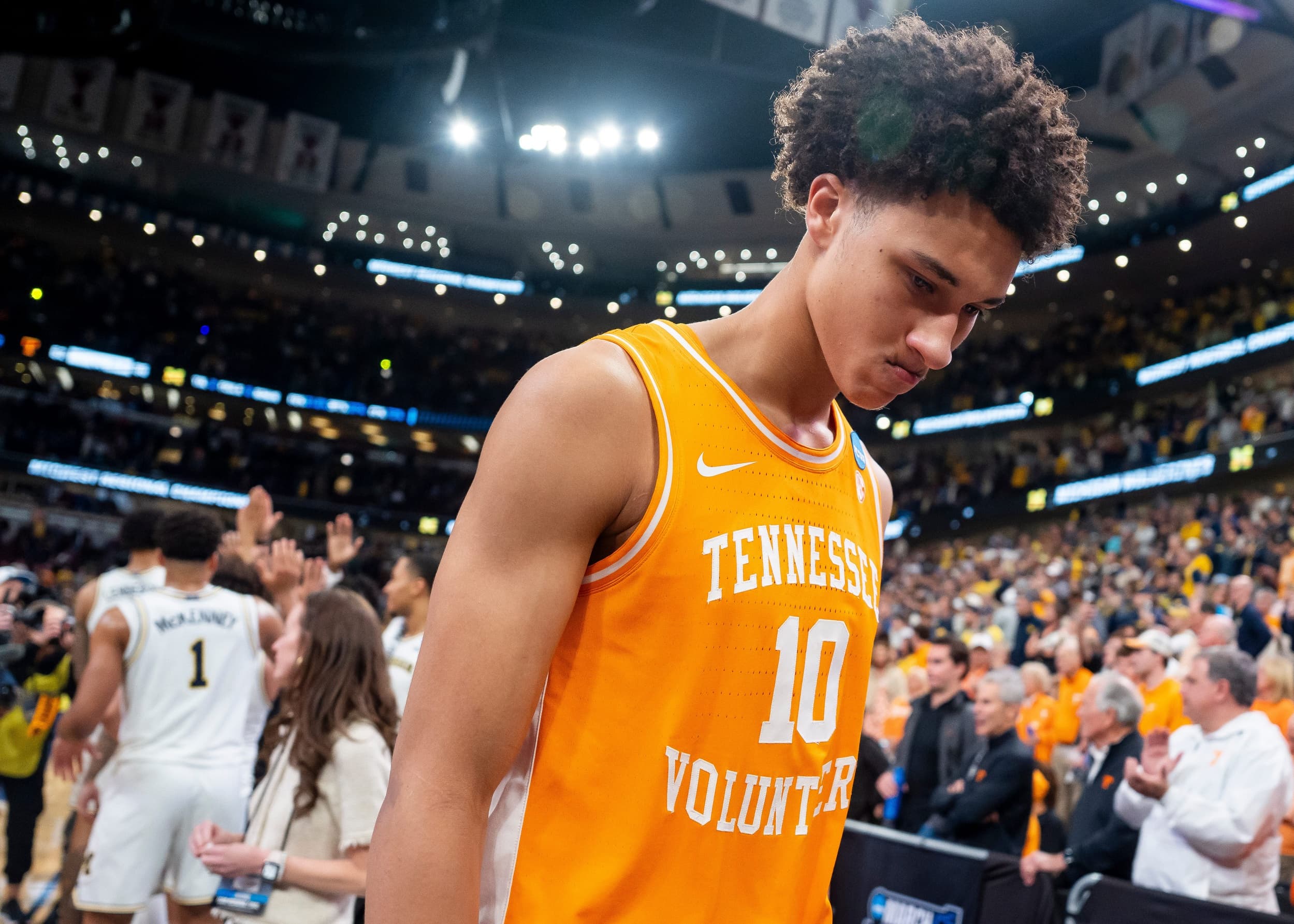 Nate Ament hésite sur son inscription à la Draft NBA après l’élimination de Tennessee