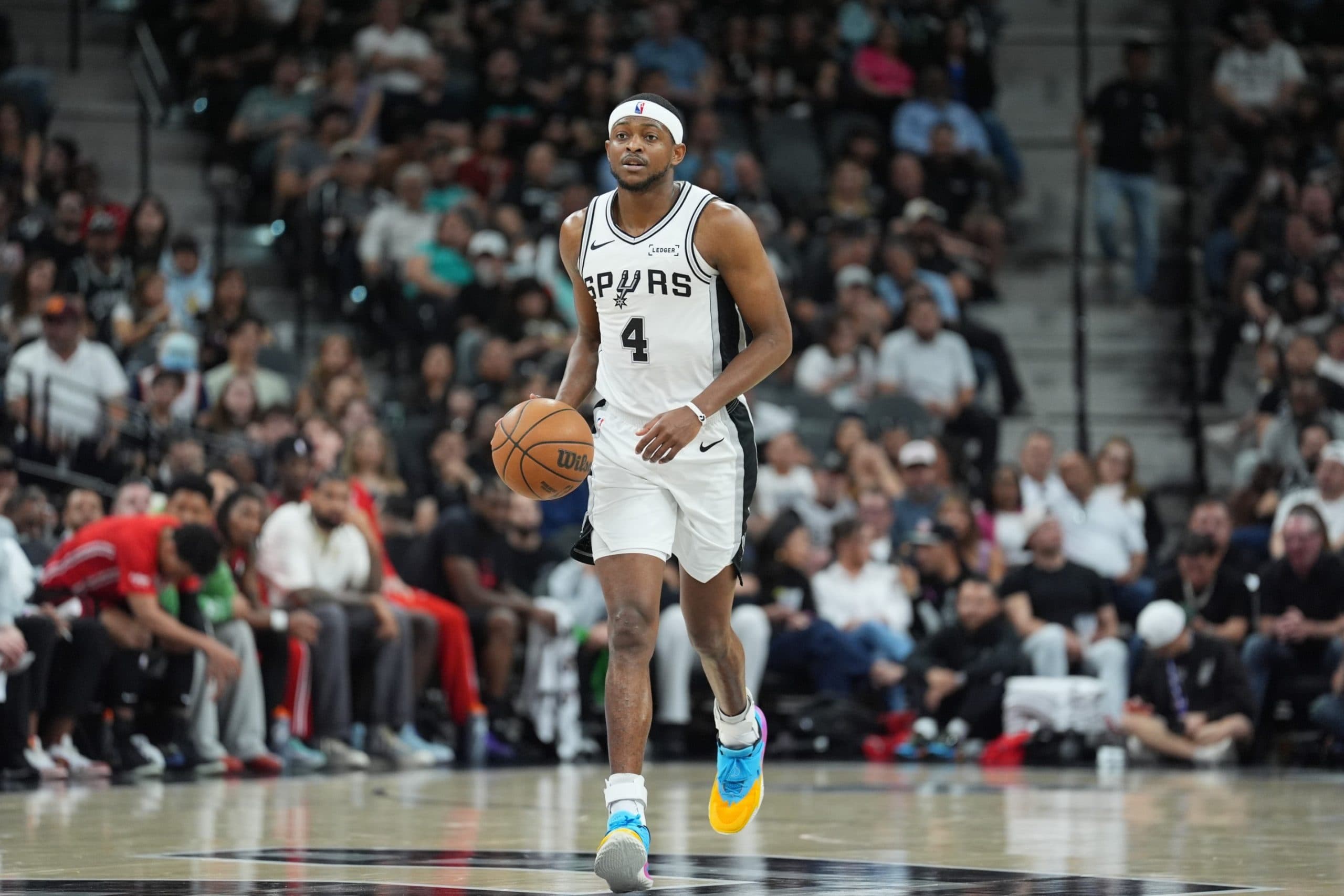 Les Spurs attendent le réveil de De’Aaron Fox au Game 2