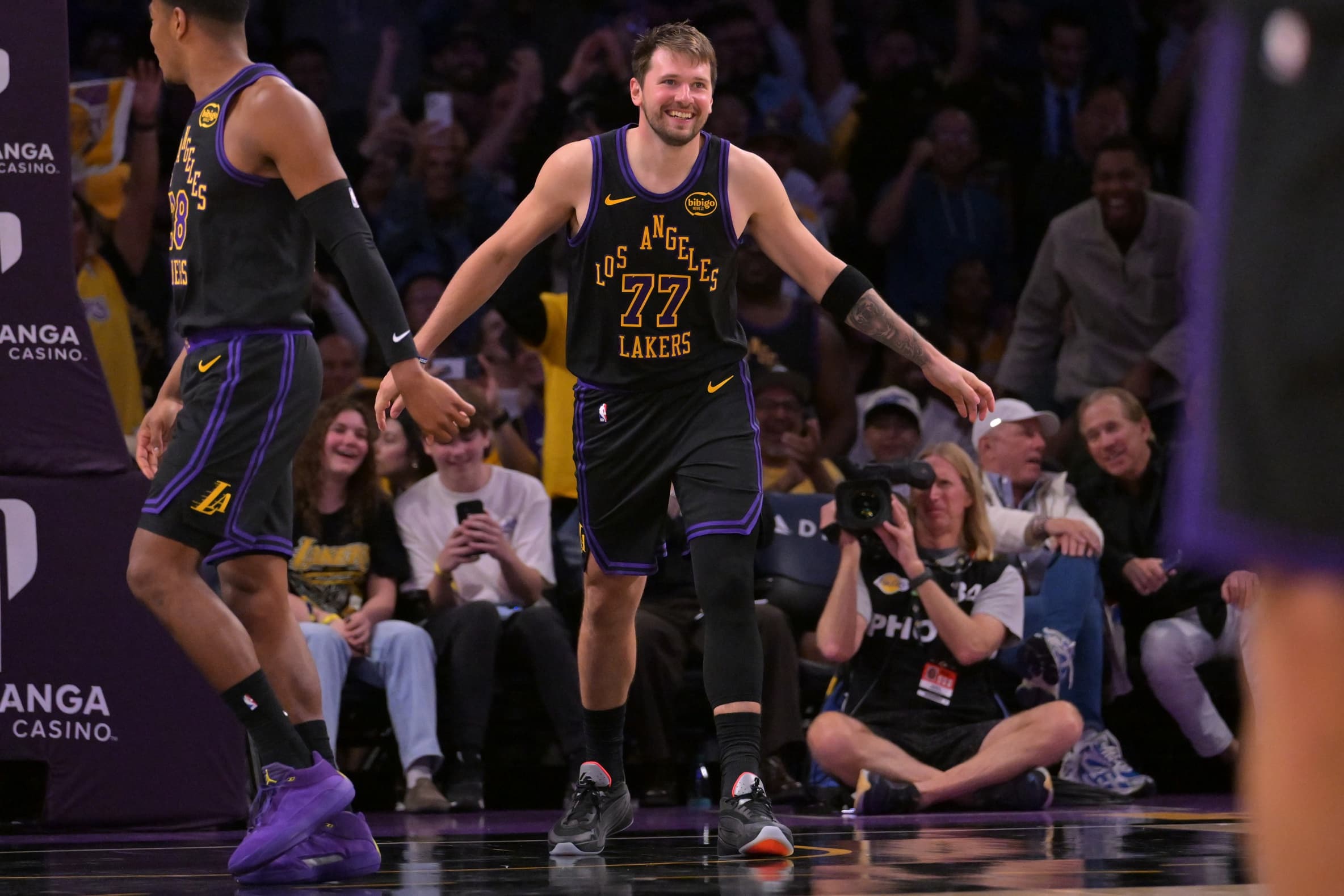 Luka Doncic dépasse encore la barre des 40 points face à Cleveland