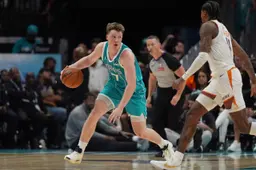 Knueppel détient déjà le record NBA du nombre de 3-points réussis par un rookie, ayant dépassé la marque établie par Keegan Murray dès le mois de février.