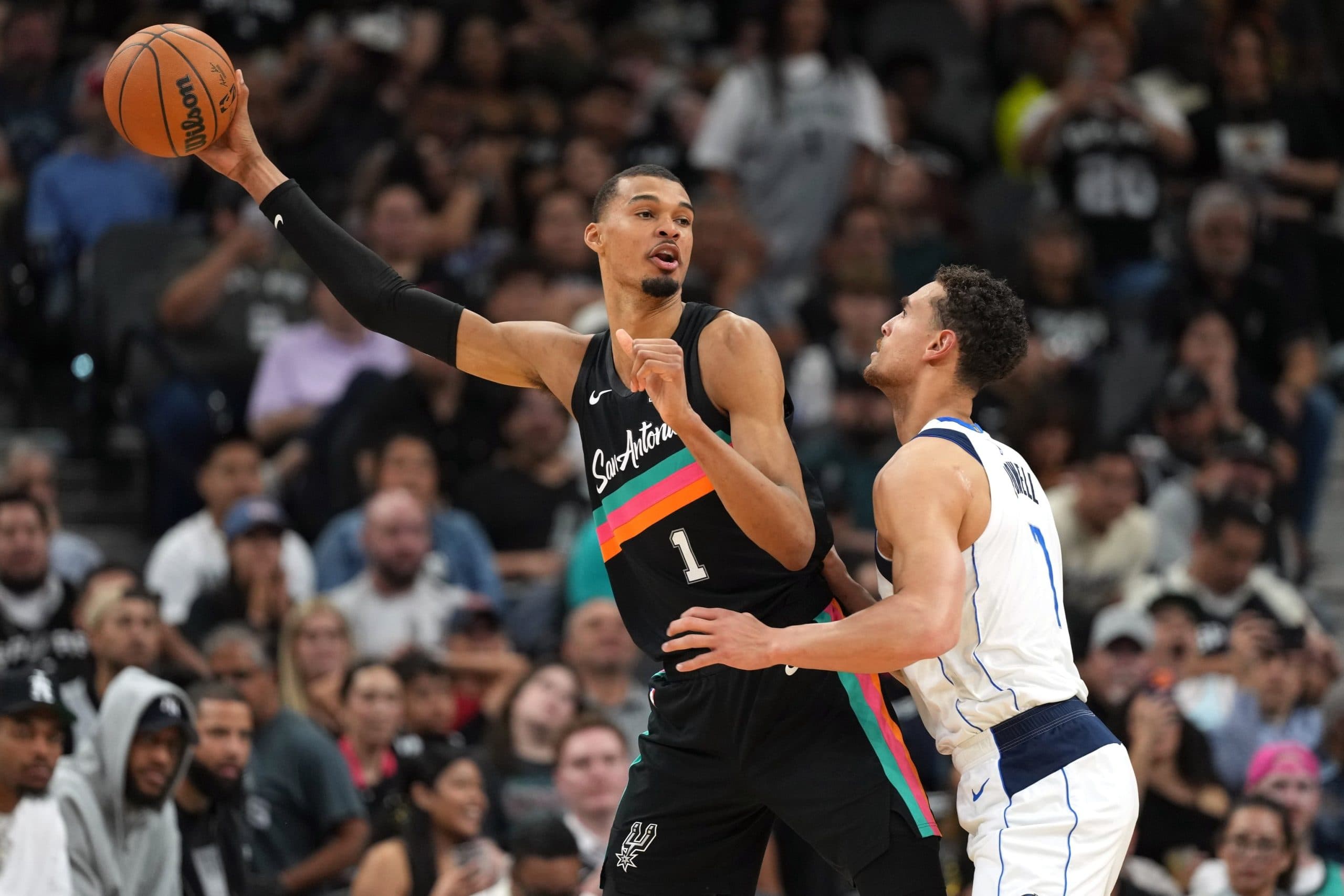 Victor Wembanyama remporte son premier trophée de la saison NBA : le début d’une longue moisson ?