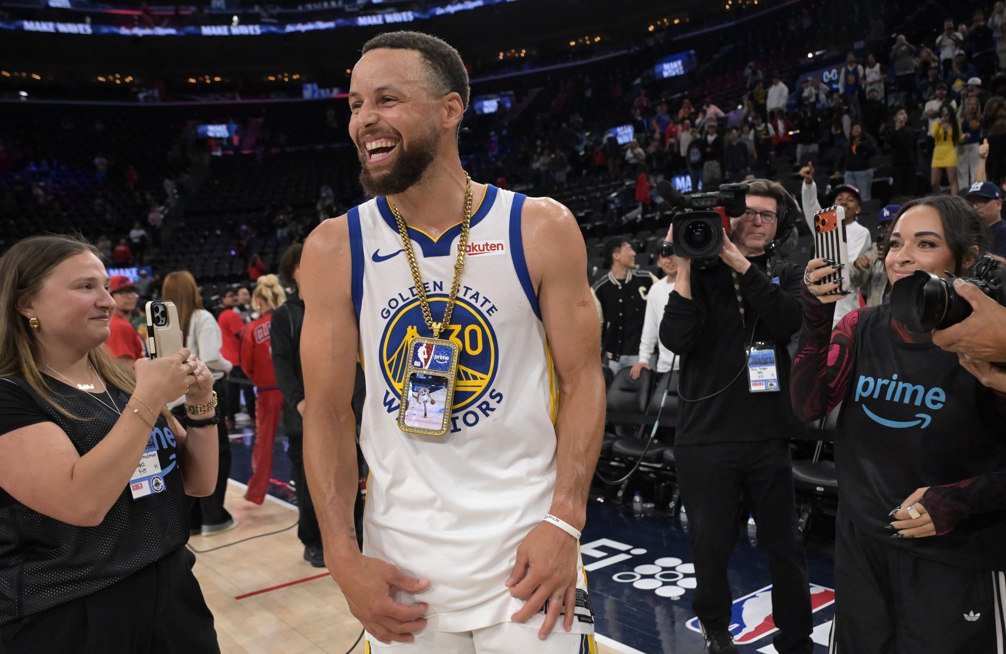 Stephen Curry reste aux Warriors et vise un dernier grand défi