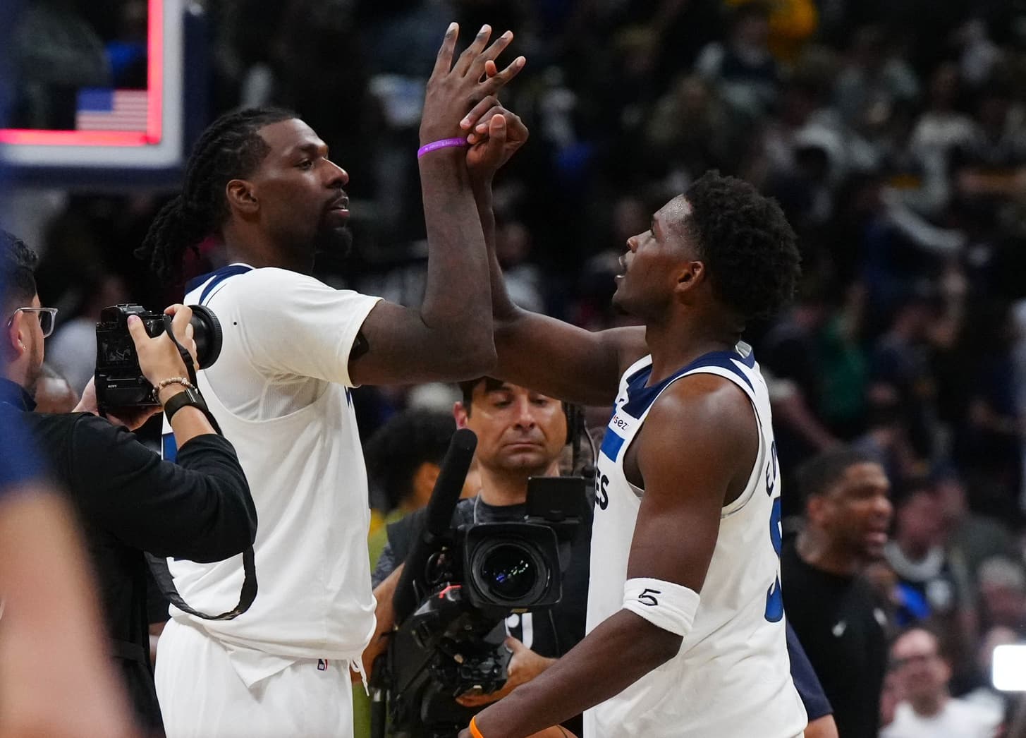 Anthony Edwards et les Wolves signent le hold up de la nuit face aux Nuggets !