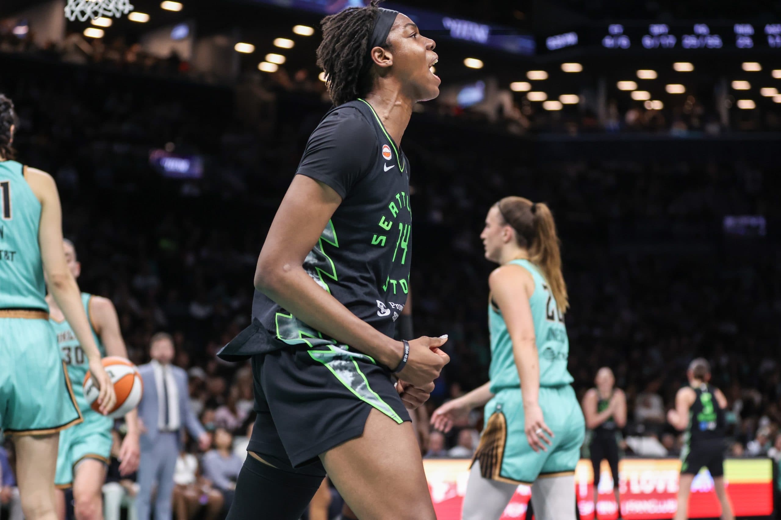 Dominique Malonga claque 31 points historiques mais Seattle s’incline face à New York et son trio français