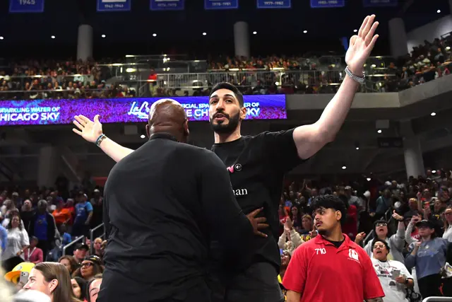 Enes Kanter expulsé d’un match WNBA après une altercation avec Natasha Cloud