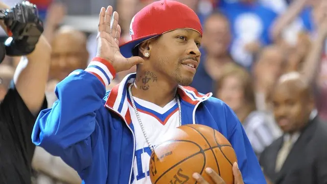 Tresses, bandeau, manchons : Allen Iverson honoré par une star du tennis à l’U.S. Open