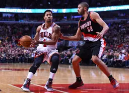 Derrick Rose face à Nicolas Batum en 2014