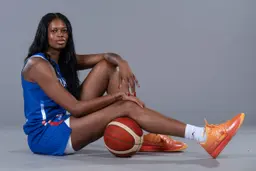 Valériane Ayayi et l'équipe de France démarrent leur Coupe du monde contre la Hongrie