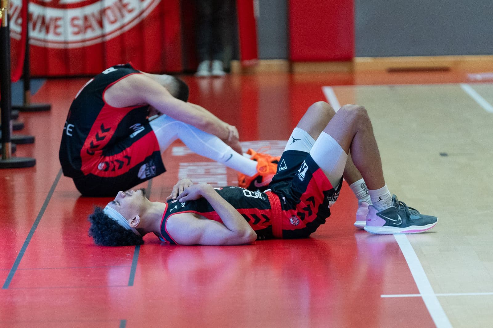 La Rochelle gagne sur un game-winner miracle, T.J. Parker réussit sa première, Vichy et Denain s’inclinent